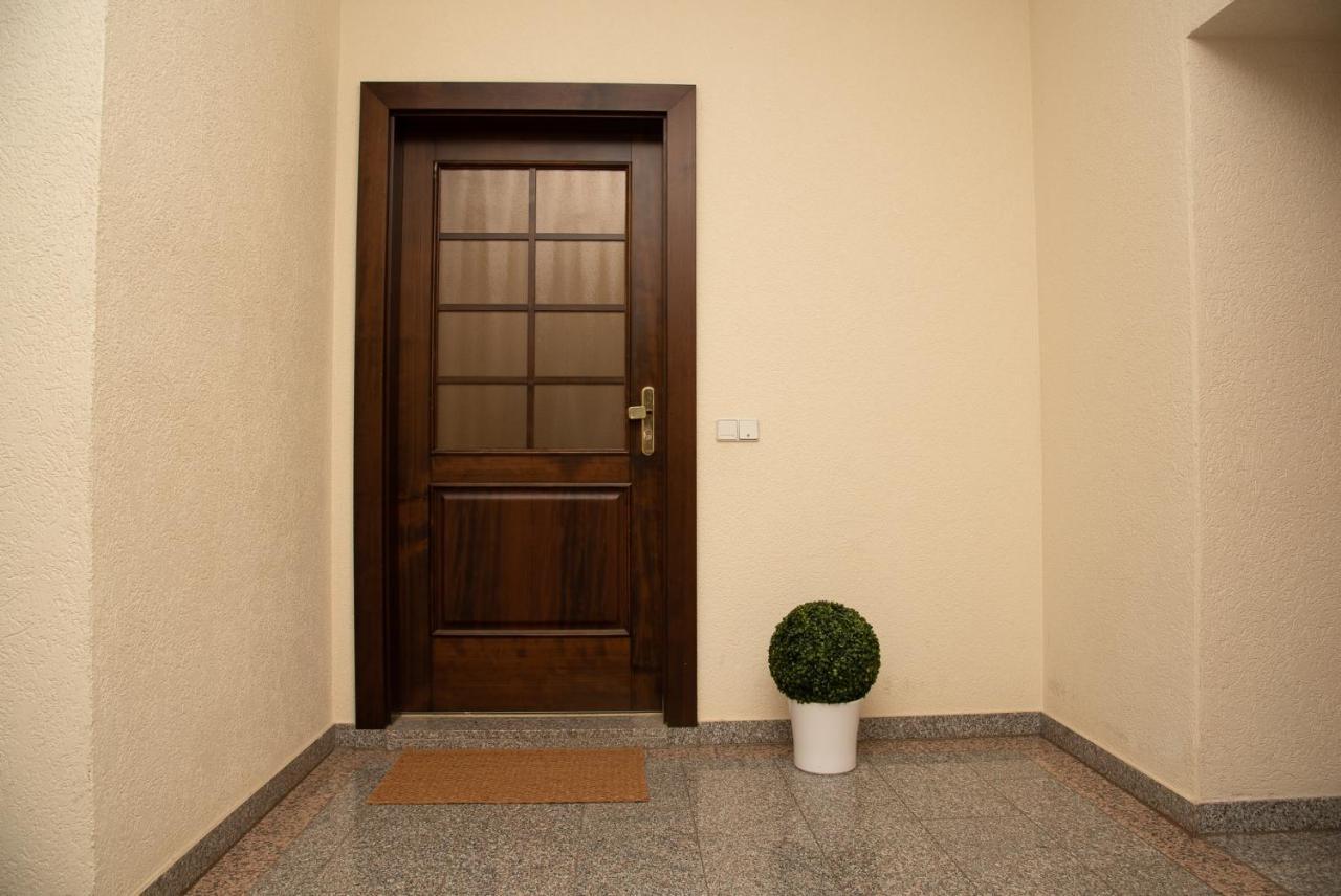 Kassberg Apartment Im Retro-Stil / Netflix & Wifi Chemnitz Buitenkant foto